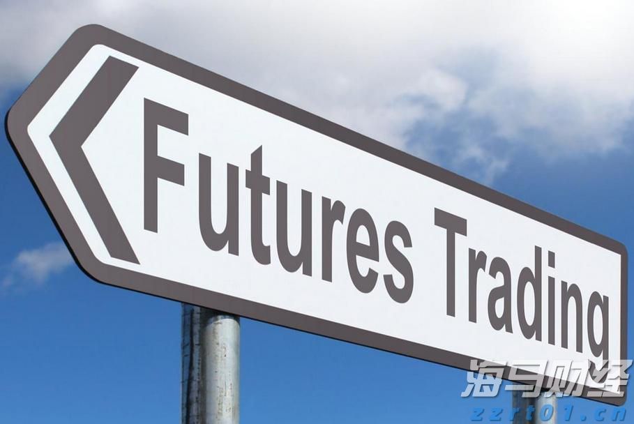 湛江边检站保障40万吨级转子帆加装船安全靠泊