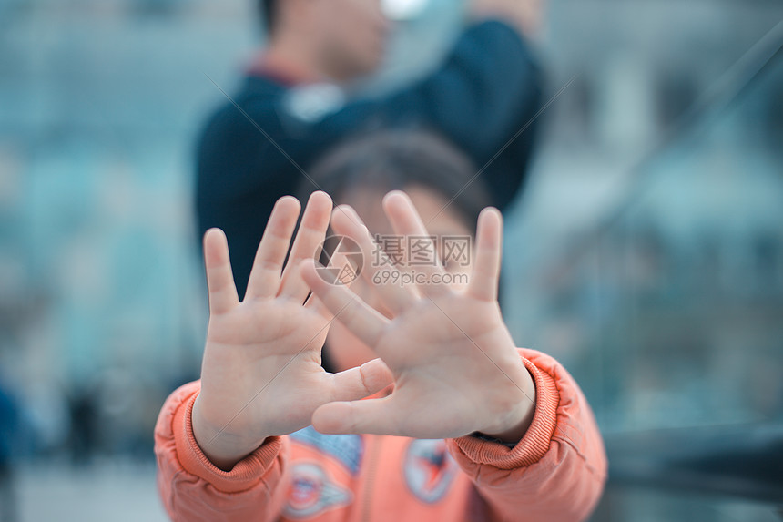 丰田汽车(TM.US)下调财年盈利预期,预计损失1.4万亿日元