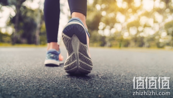 泰康人寿六安中支党支部走进长岭村开展7·8保险知识宣传讲座