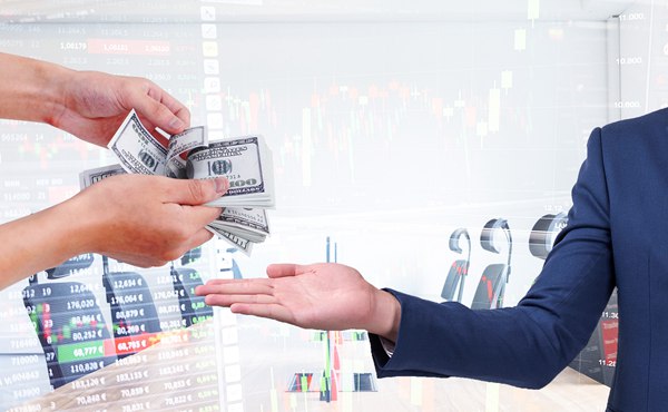 广东举行侵权假冒伪劣商品集中统一销毁行动