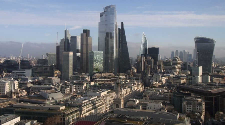 湛江交警严查飙车炸街违法行为 为高考营造良好的道路交通环境